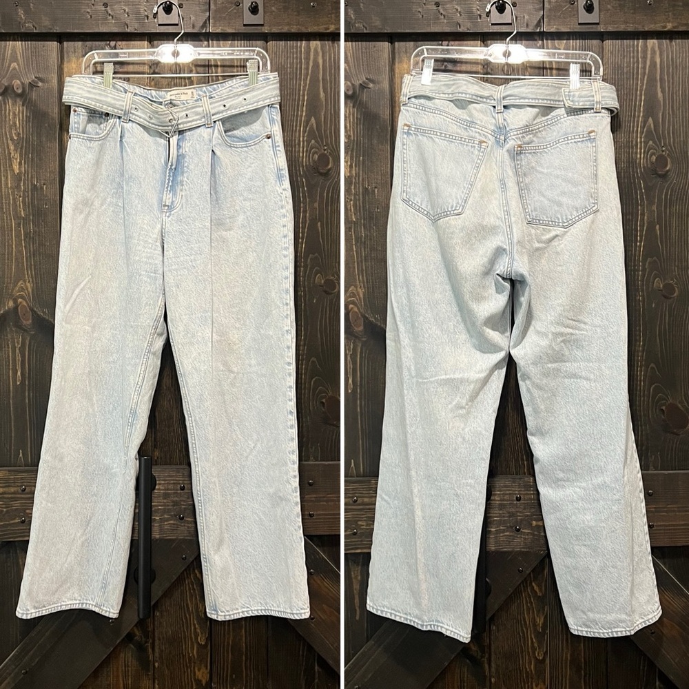 Abercrombie & Fitch The Loose High Rise Belted Jeans‎ 30 10 Denim Light Baggy